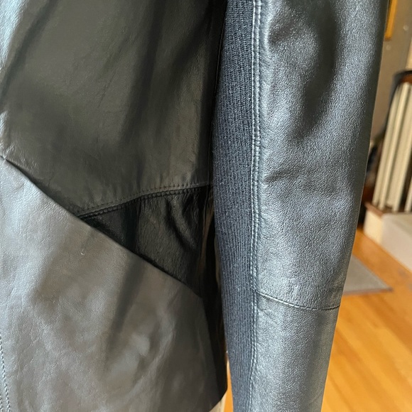 Vince leather jacket two tone with hidden side zip and partial knit sleeves M - Picture 4 of 7